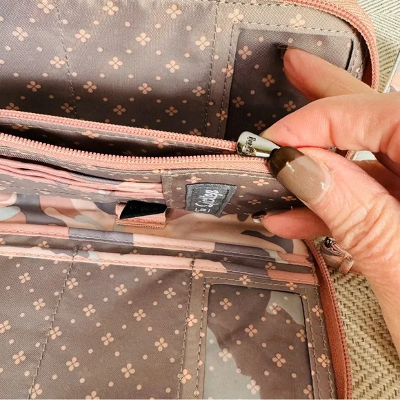 Lug Pink and Gray Camouflage Quilted Clutch - Picture 9 of 16